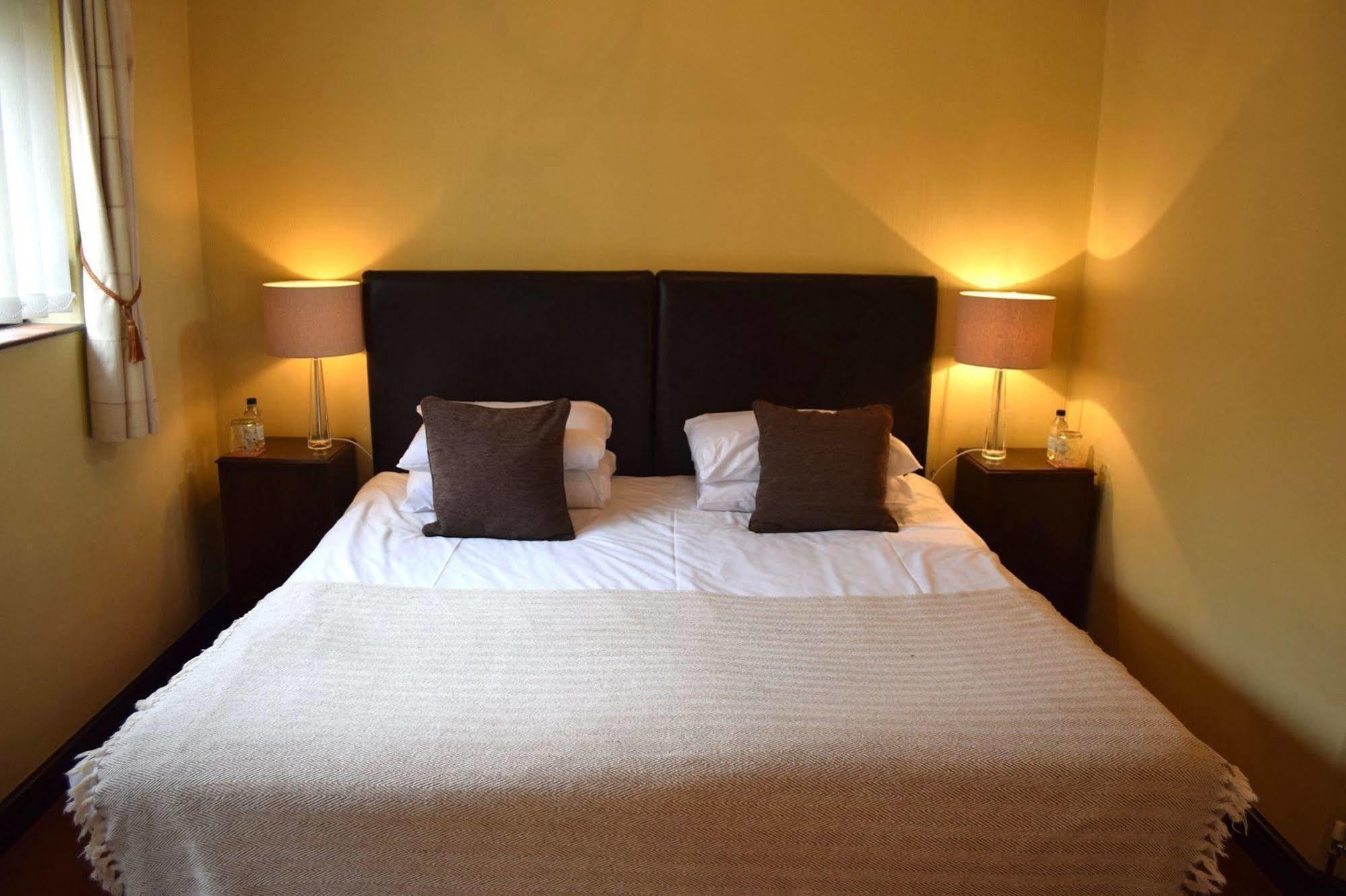 At The Farmhouse Hunters Hall Hotel Dereham Ngoại thất bức ảnh